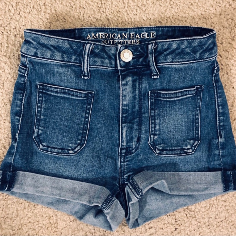 American Eagle Highwaisted shorts